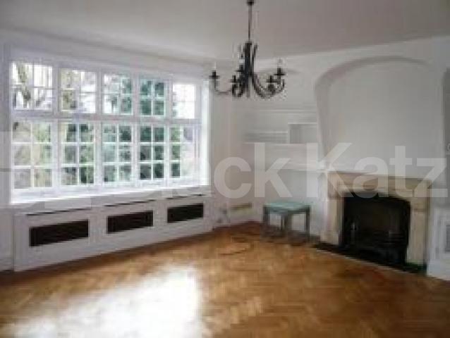 			2 Bedroom, 1 bath, 1 reception Flat			 Hollycroft Avenue, Hampstead